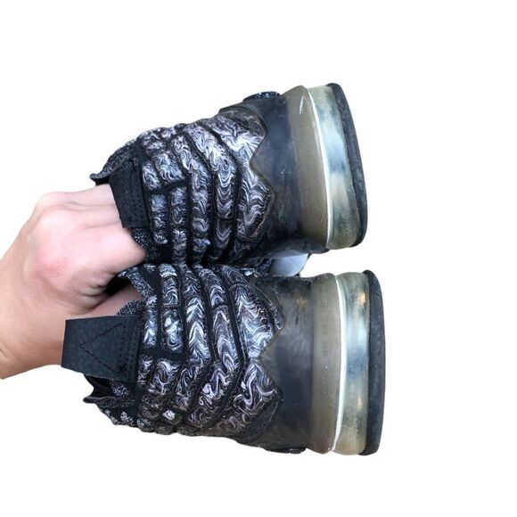 2019 Nike LeBron 17 Blk/Wht Sz 7.5 - Picture 3 of 16